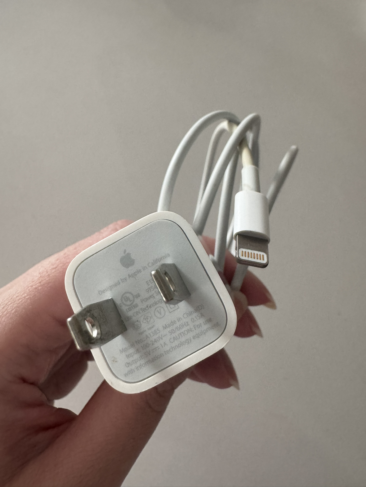 Apple 5W Power Adapter & USB to Lightning Cable