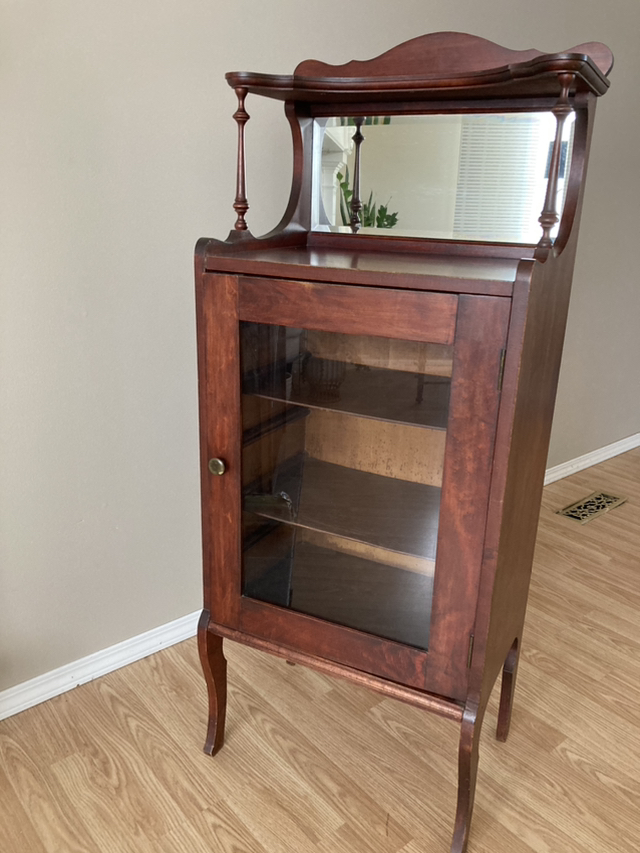 Vintage curio cabinet - photo 2