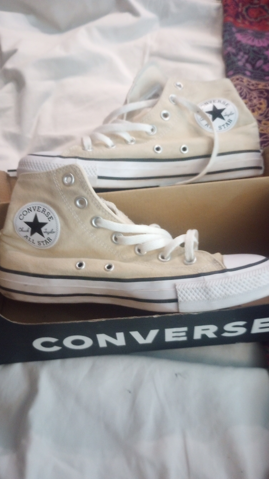 UNI sex cream colored Chuck Taylor  Converse All Stars thumbnail