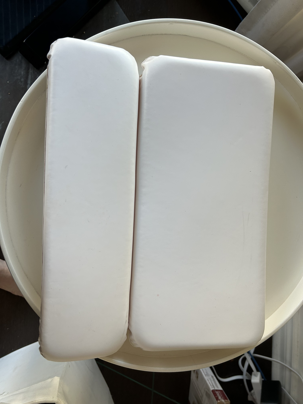 Luxurious Bathtub Pillow thumbnail