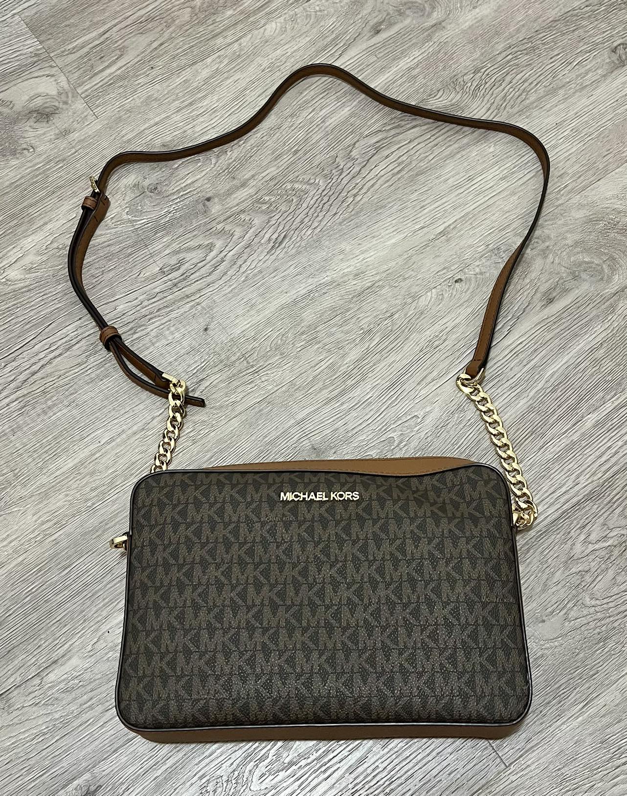 MOVING SALE!!! MK Wristlet and Bag (Different Price) Part 2 - photo 4