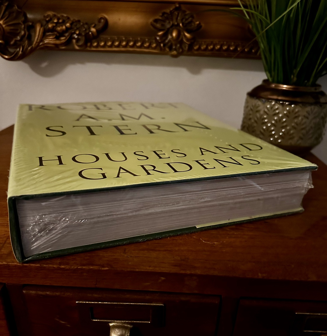 Huge Coffee Table Book: Houses and Gardens; Robert Stern - photo 2