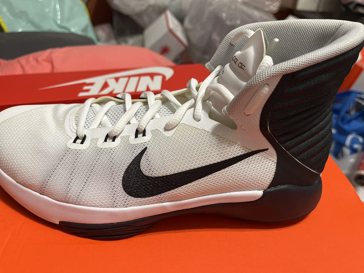 BNIB Nike women’s prime hype DF 2016 image indicator(2)