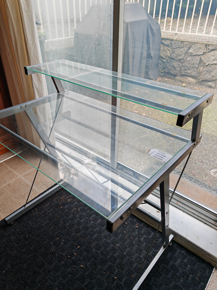 glass desk - photo 2