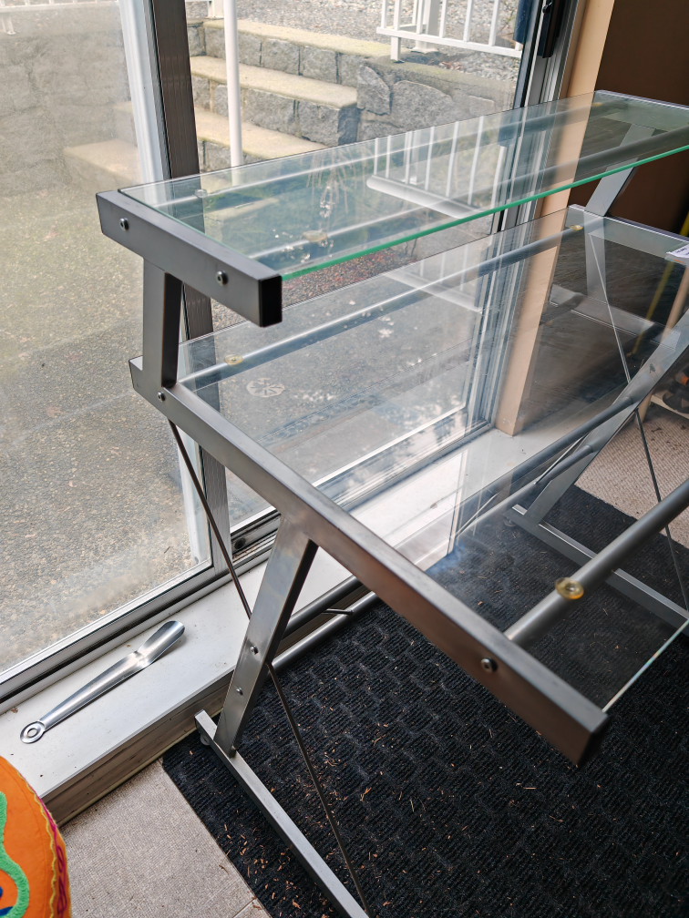 glass desk - photo 3