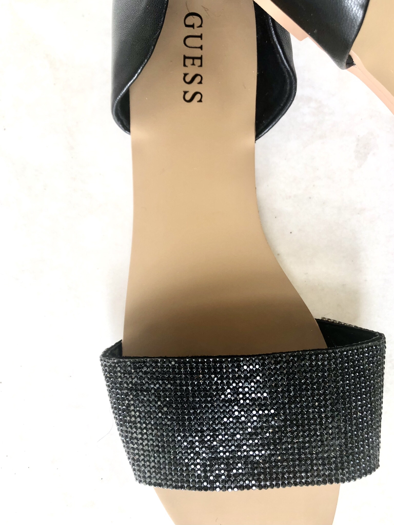 Guess Flats image indicator(3)