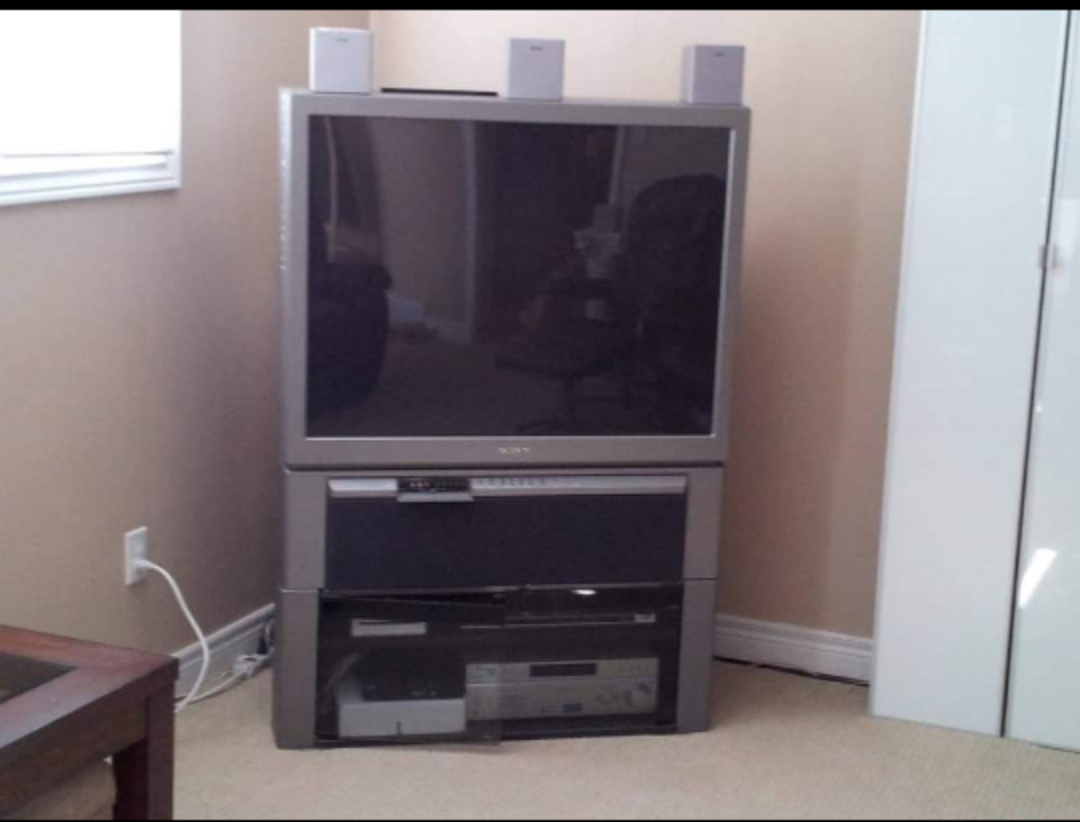 Sony projection TV with 5.1  Surround system  and LG DVD player - photo 2