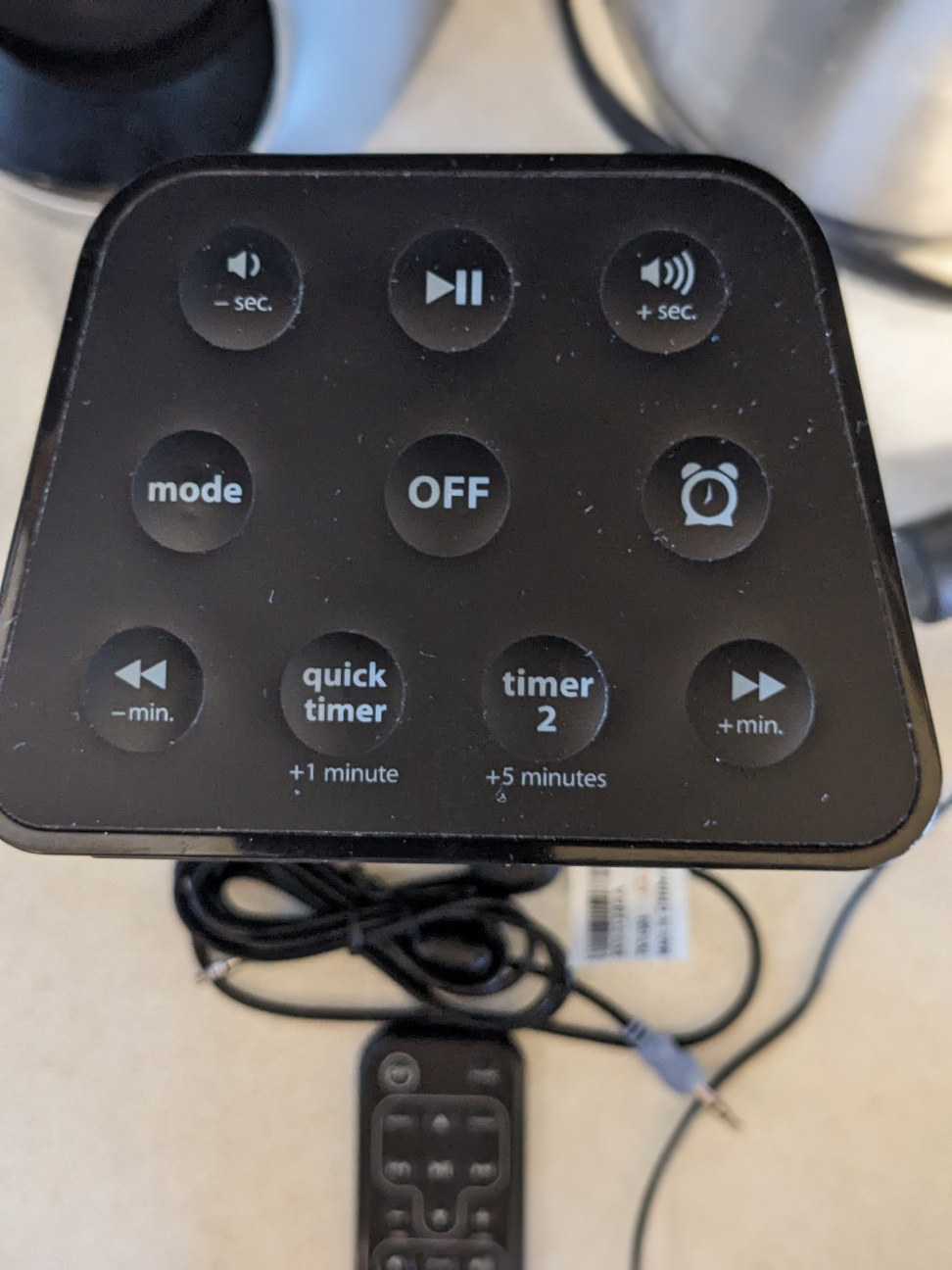 iHome - iPod/(old)iPhone music dock/radio image indicator(4)