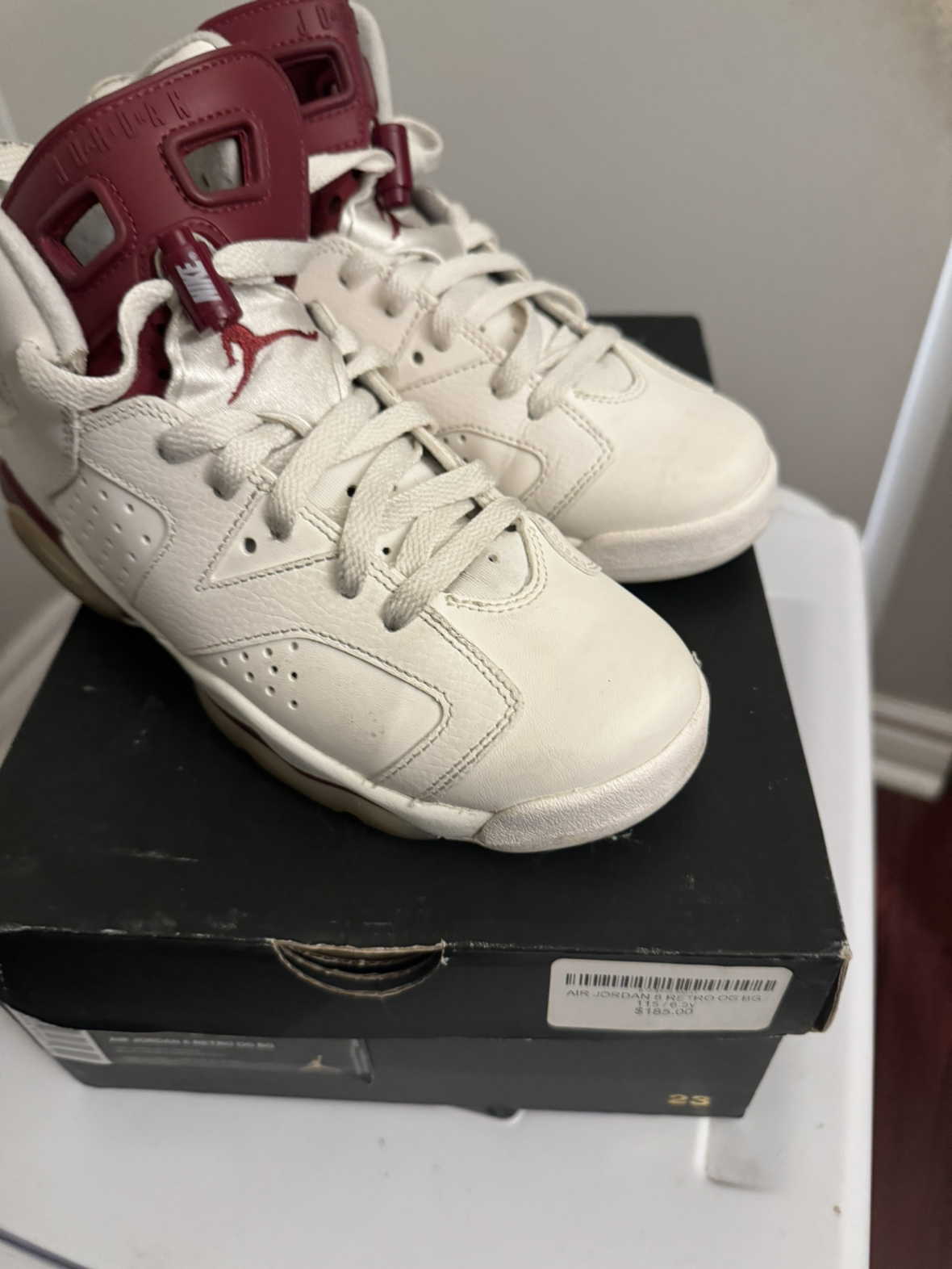 Jordan 6 maroons