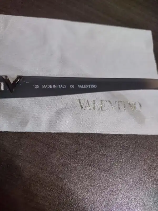 VALENTINO  Women Sunglasses, Good condition image indicator(4)
