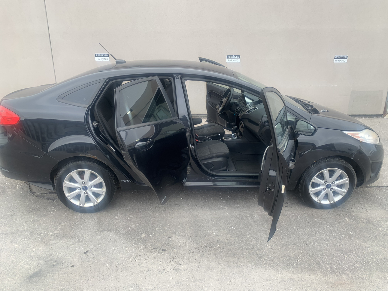 2013 Ford Fiesta image indicator(2)