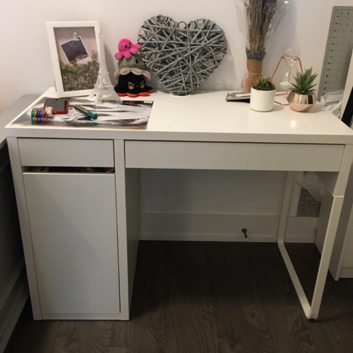 WHITE IKEA MICKE DESK - photo 4