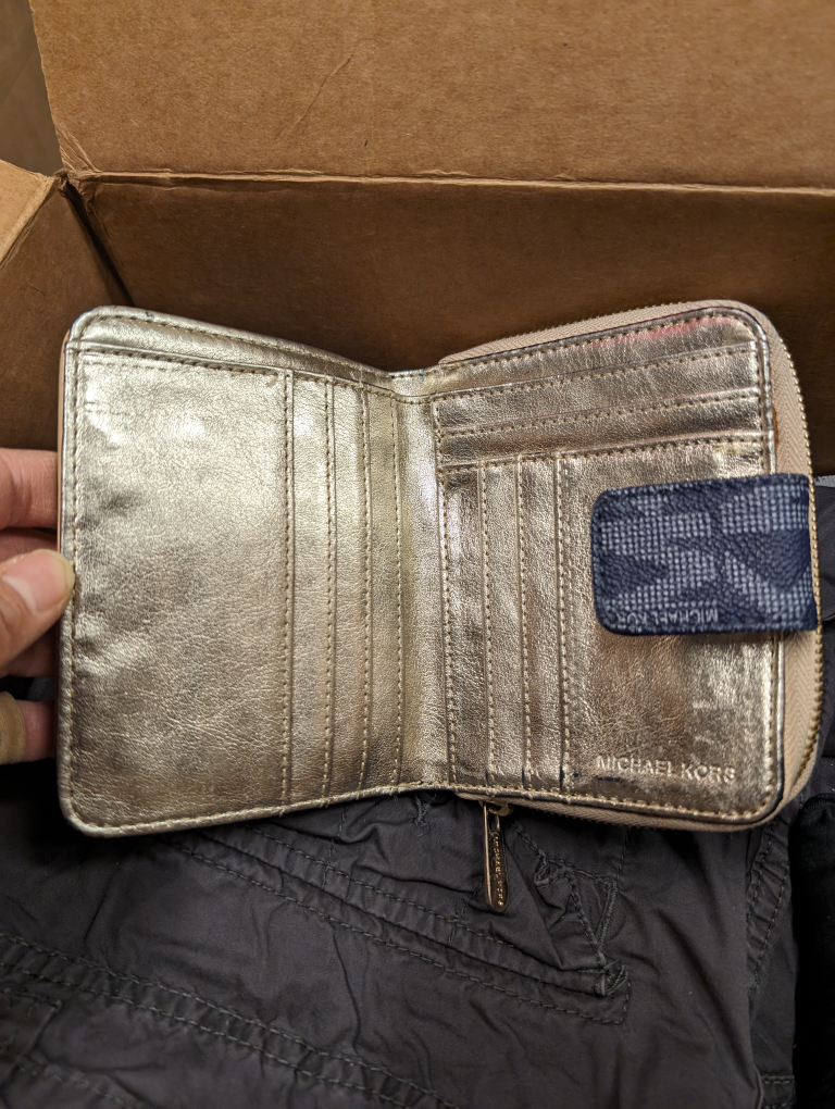 Used Michael Kors wallet. #freecycle - photo 2