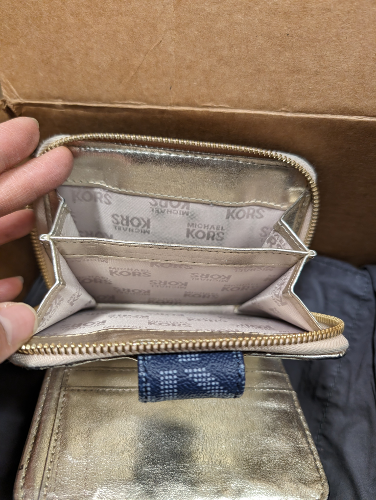 Used Michael Kors wallet. #freecycle - photo 3