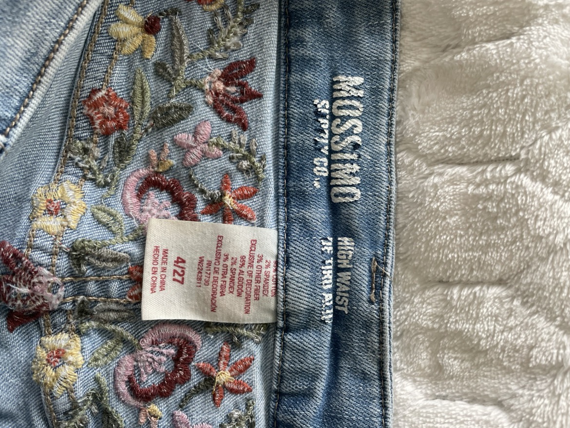 Cute jeans short with flower stitching details image indicator(3)