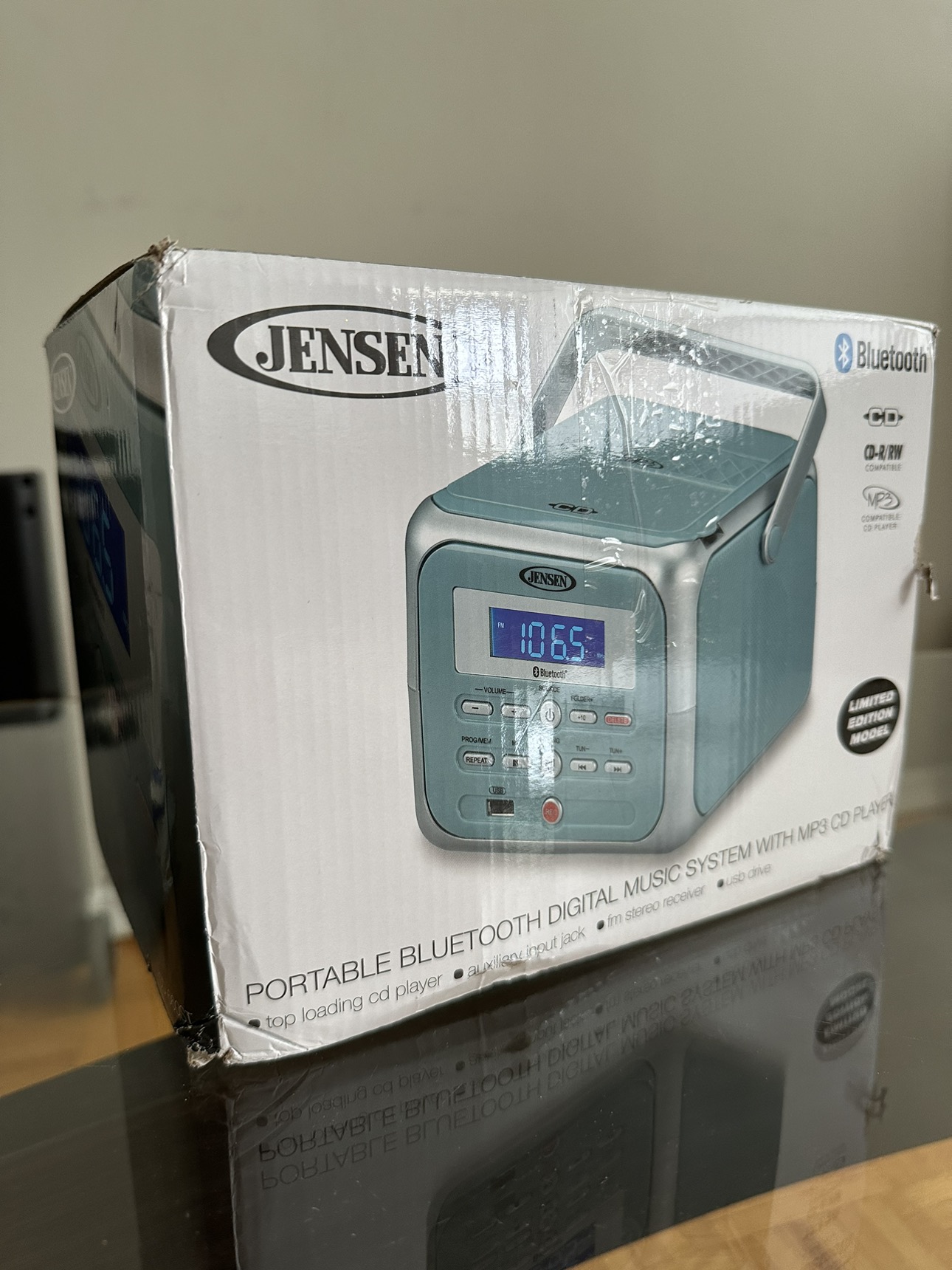 New Portable Stereo CD Player with Bluetooth FM Radio USB image indicator(4)