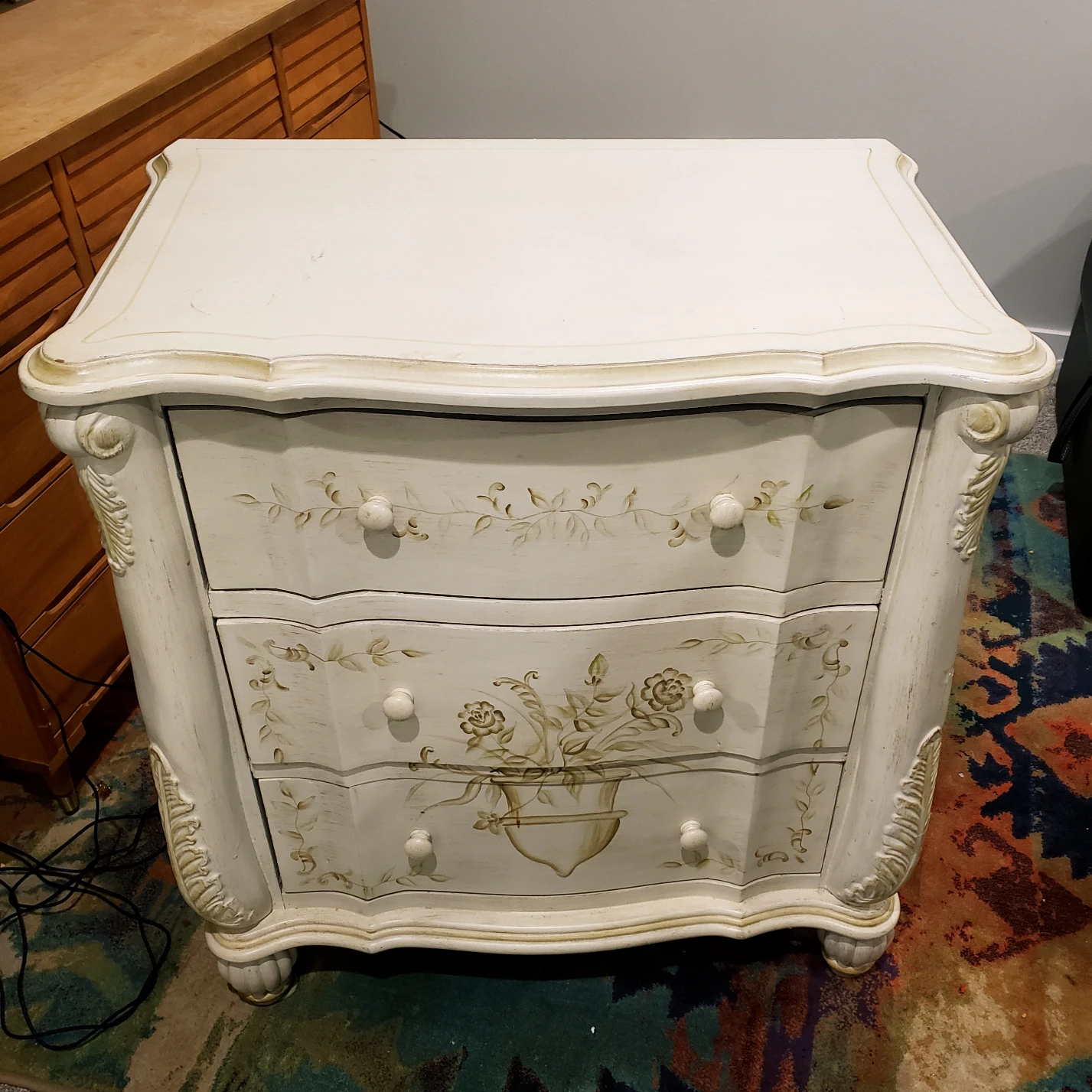 Beautiful ornate 3 drawer dresser - photo 2