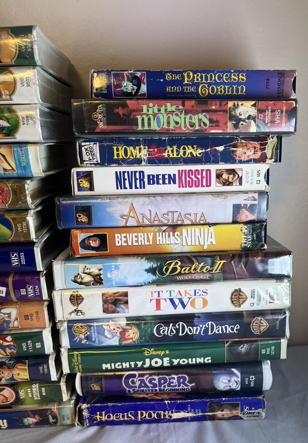 VHS movie lot - Disney & more image indicator(4)