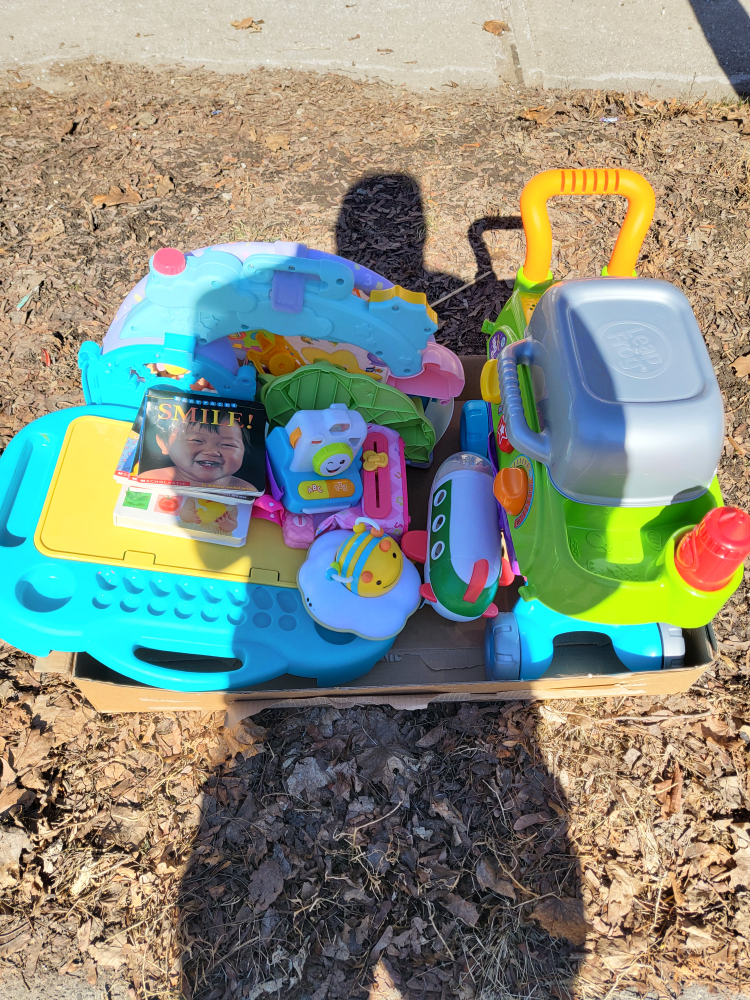 free toys thumbnail