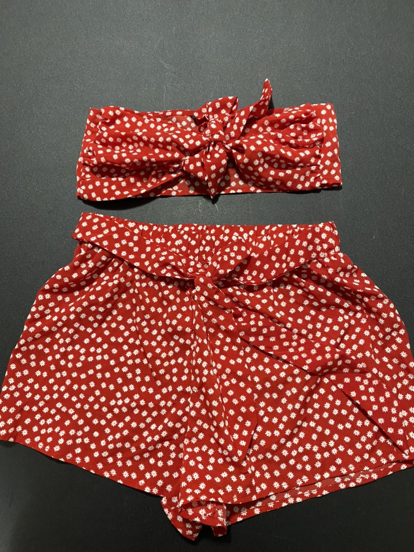 2 pc outfit. Size S . Very cute . Excellent condition