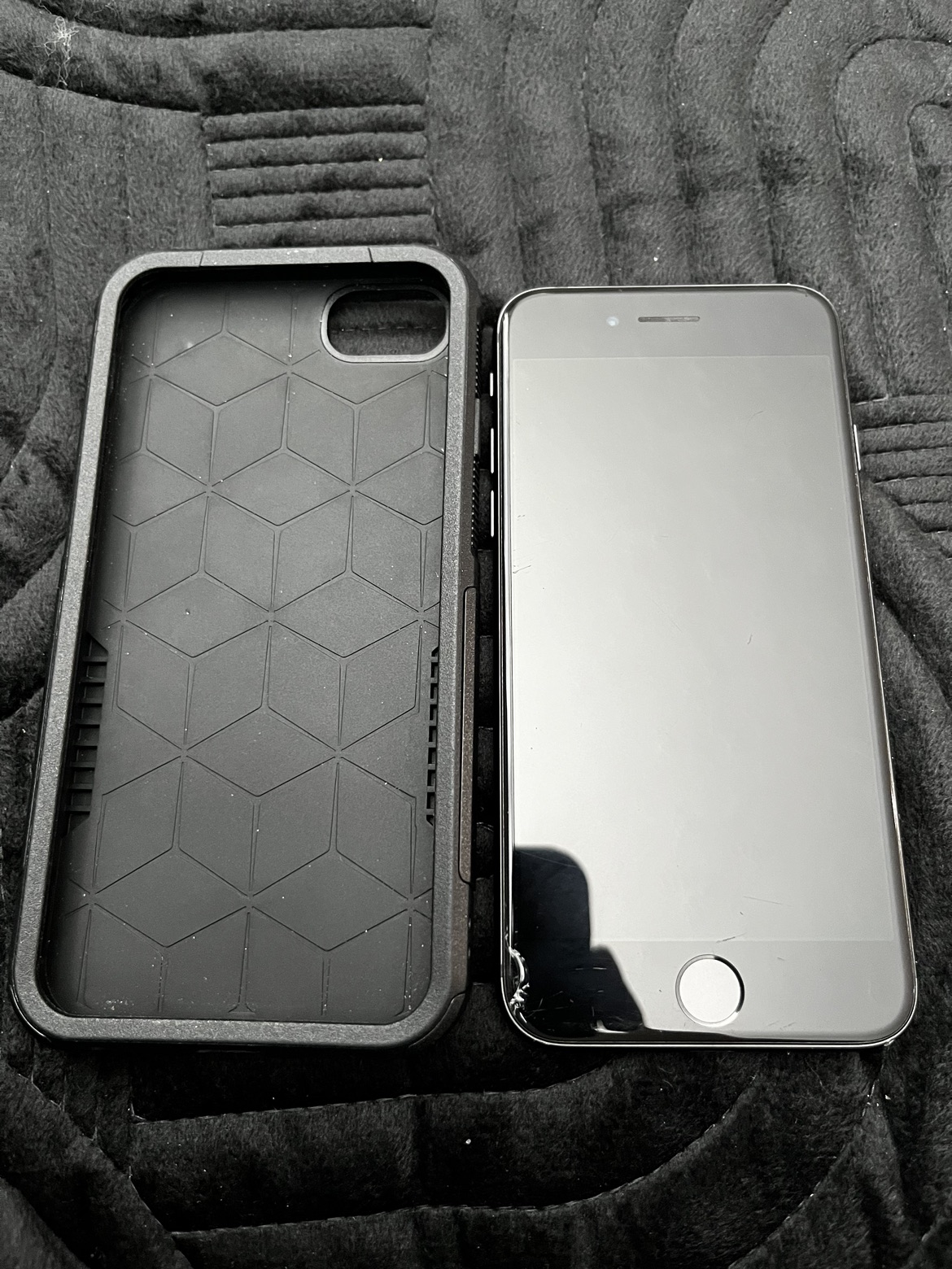 iPhone 8 128gb (READ DESCRIPTION)