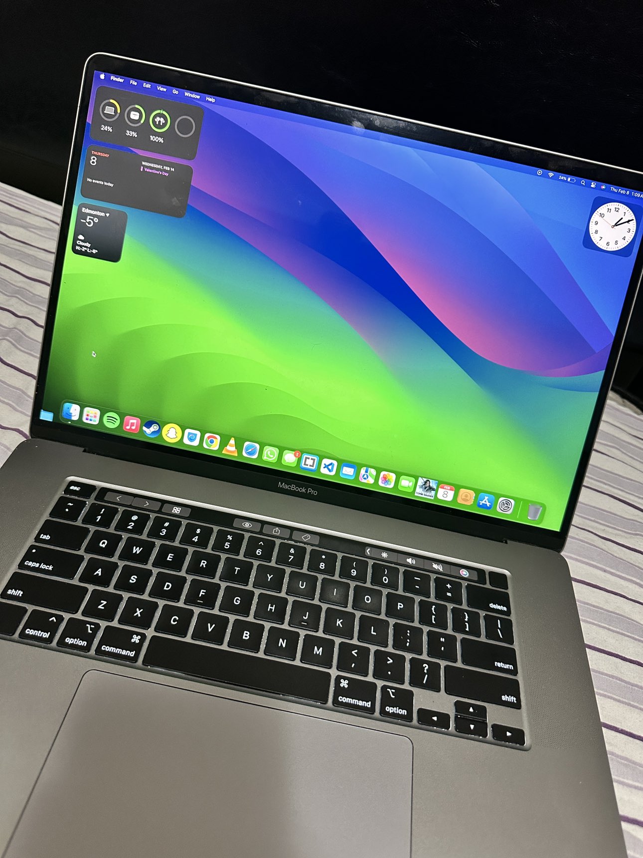 2019 MacBook Pro 16 inch - photo 2
