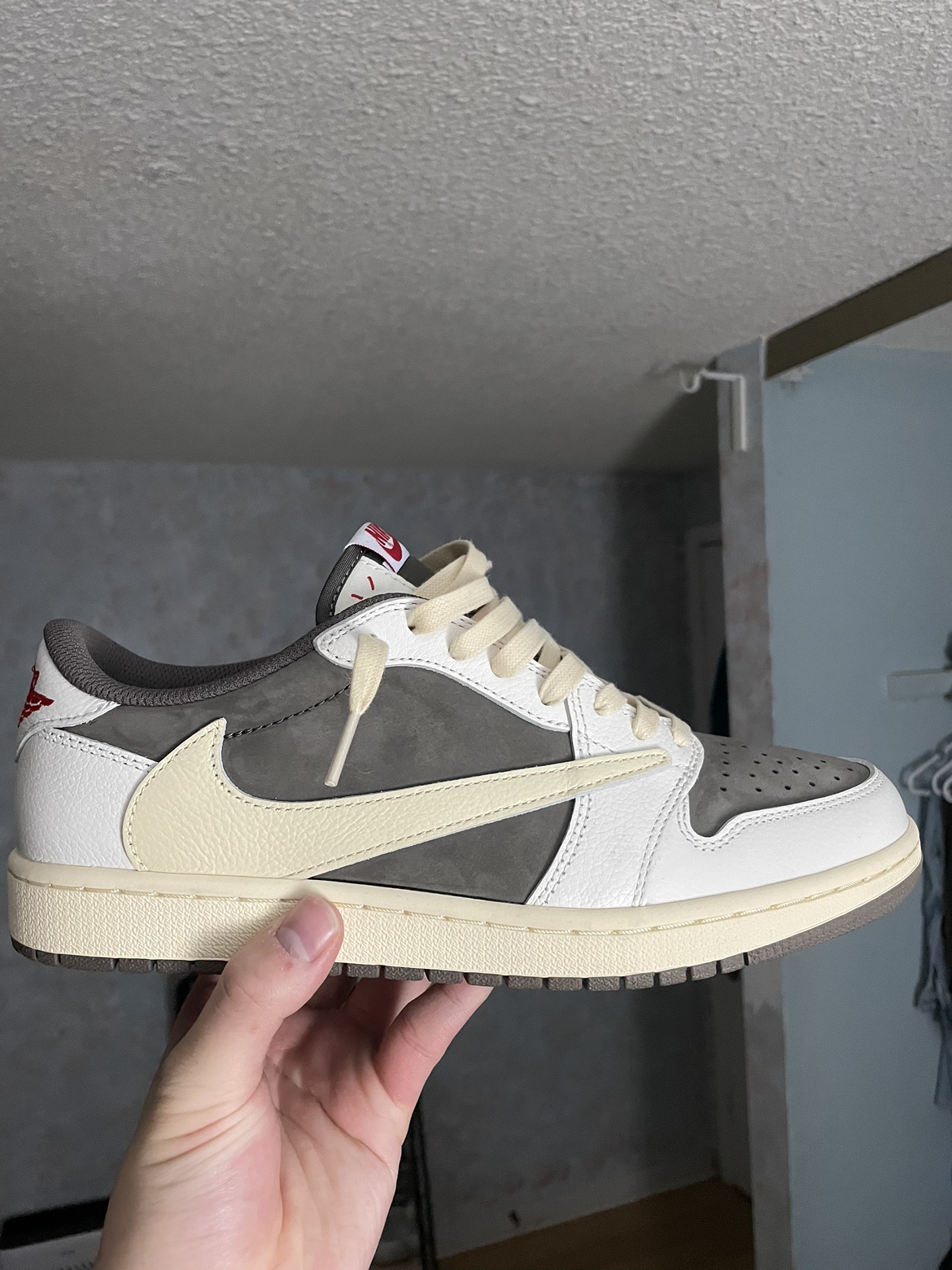 Travis Scott x Air Jordan 1 Low OG ‘Reverse Mocha’ - photo 4