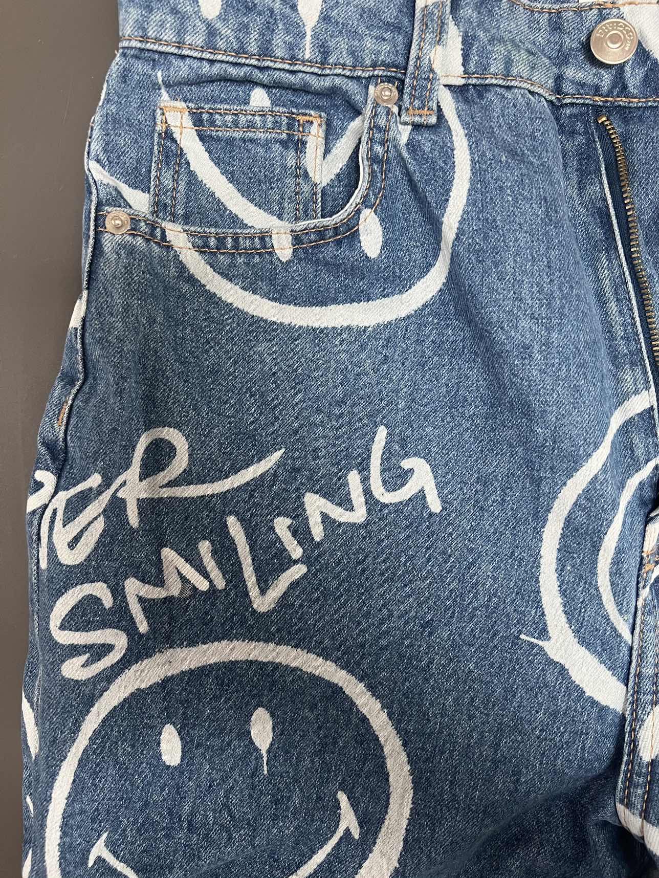 EUC H&M Smiley Jeans , Ladies Size 6 🥕 image indicator(3)