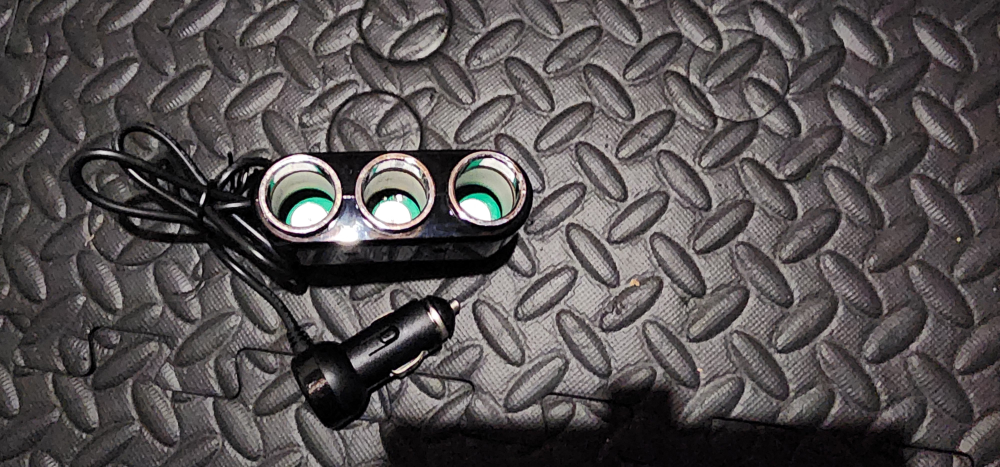 Auxiliary Power Outlet Extender image indicator(2)