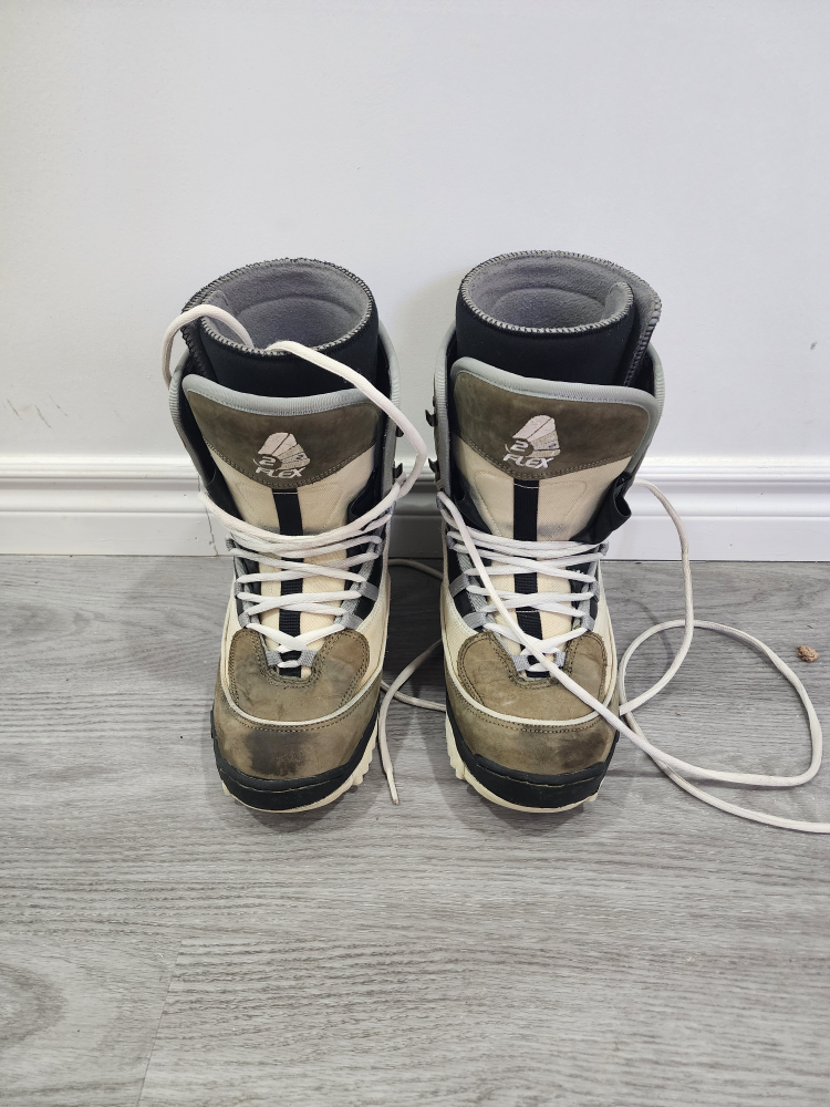 Rossignol Snowboard Boots size 9M - photo 2