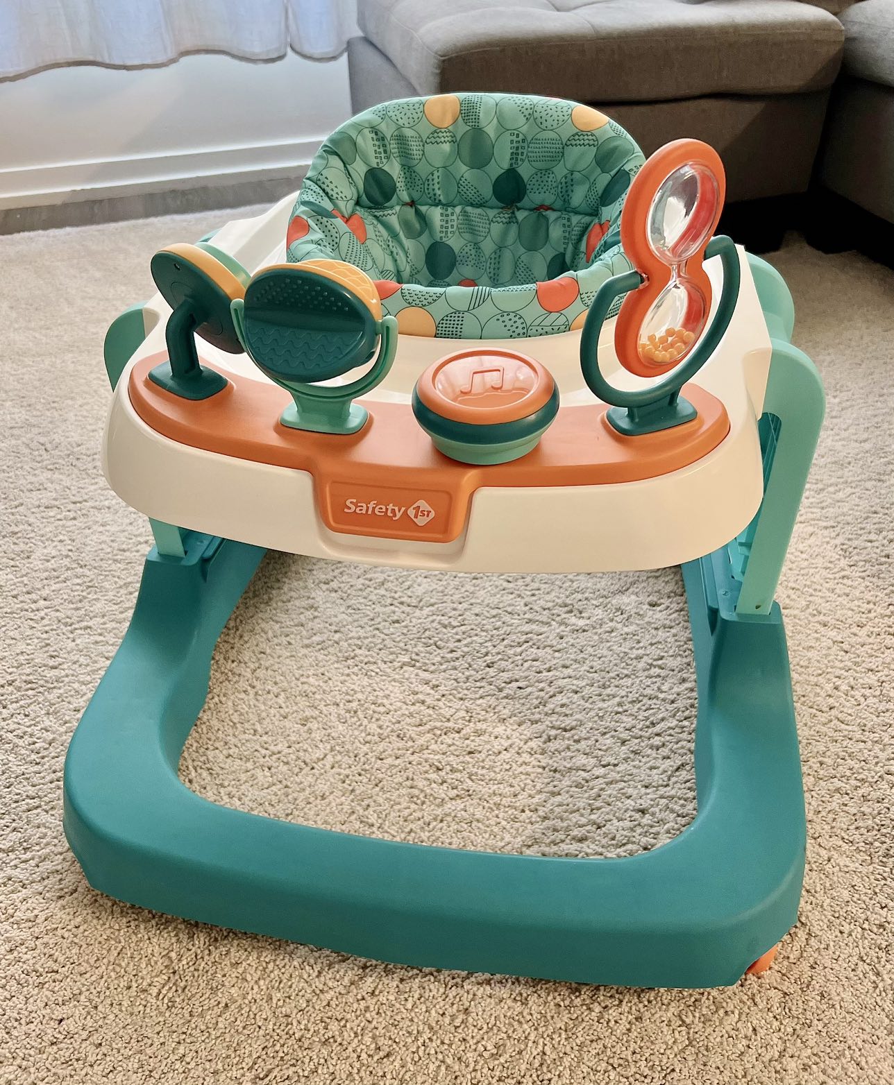Baby walker with wheels