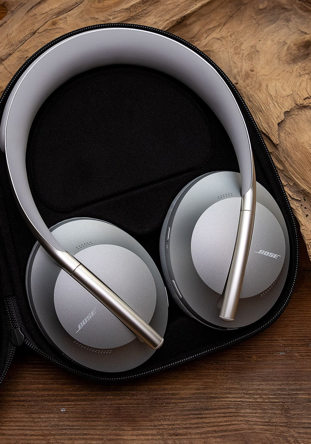 Bose 700 Noise Cancelling headphones. Excellent condition