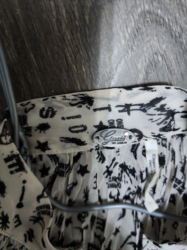 New Guess Short Sleeved Shirt Size XS image indicator(4)