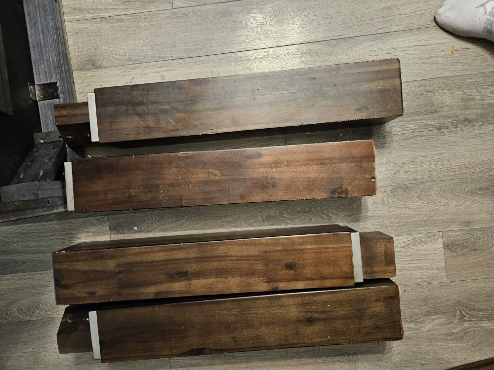 Dining table and chairs image indicator(3)