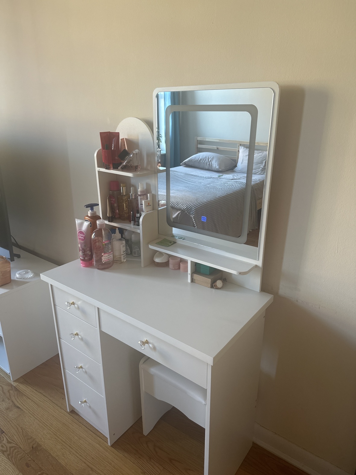 Make up vanity