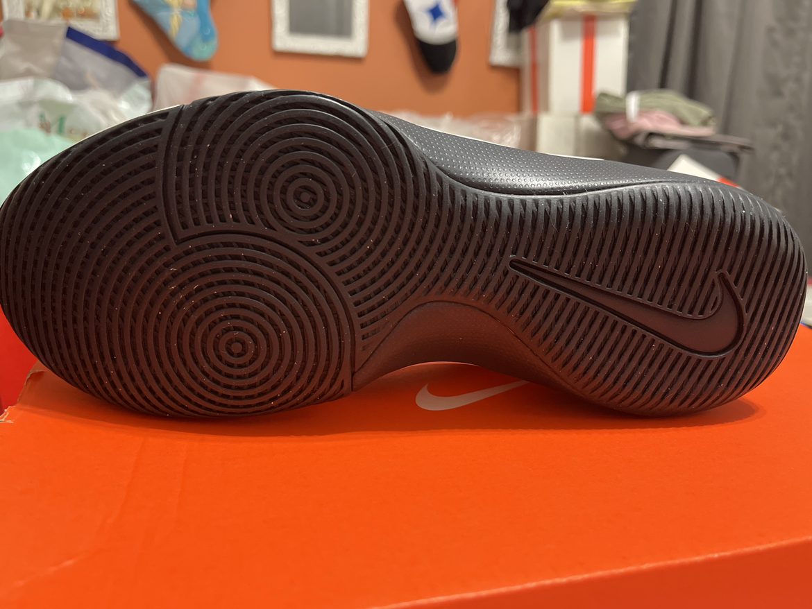 BNIB Nike women’s prime hype DF 2016 image indicator(4)