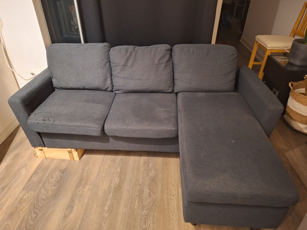 Couch for free thumbnail
