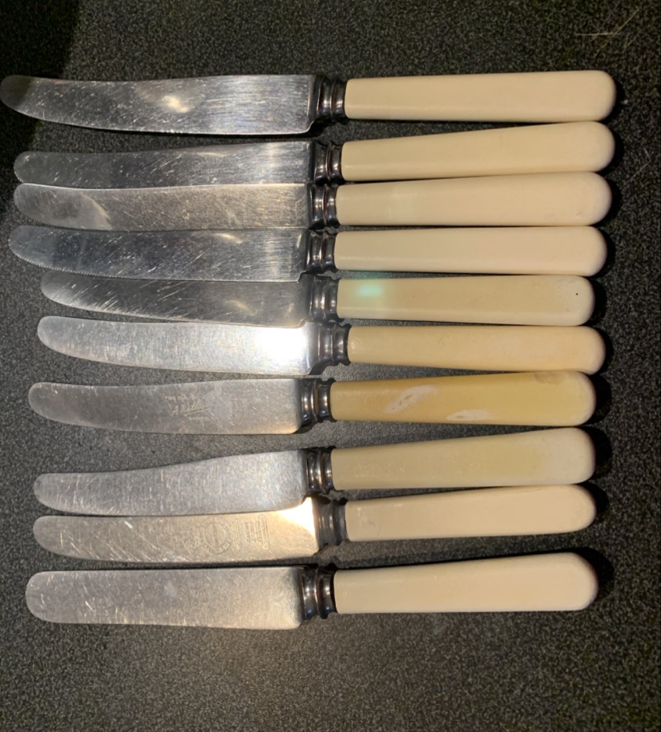 Vintage Royal Sheffield knives image indicator(2)