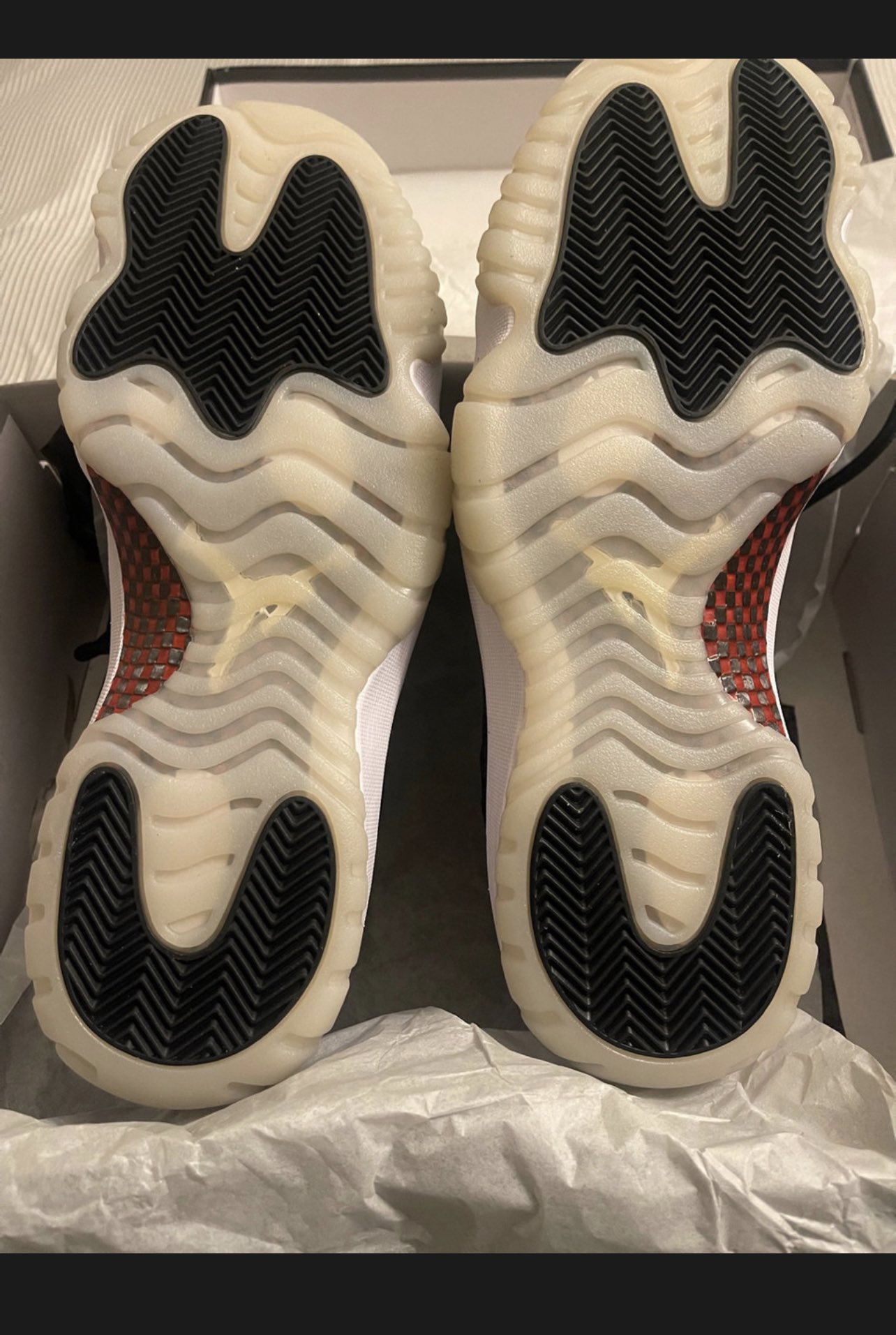 Jordan 11 Retro Low 72-10 - photo 4