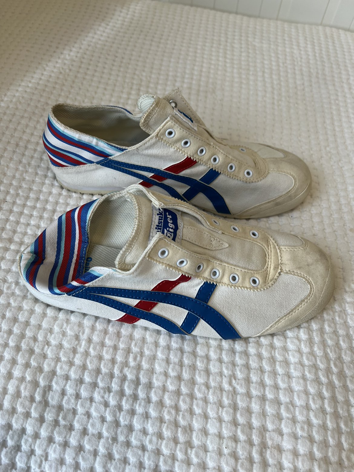 Onitsuka Tiger Shoes Size US 6.5 image indicator(2)