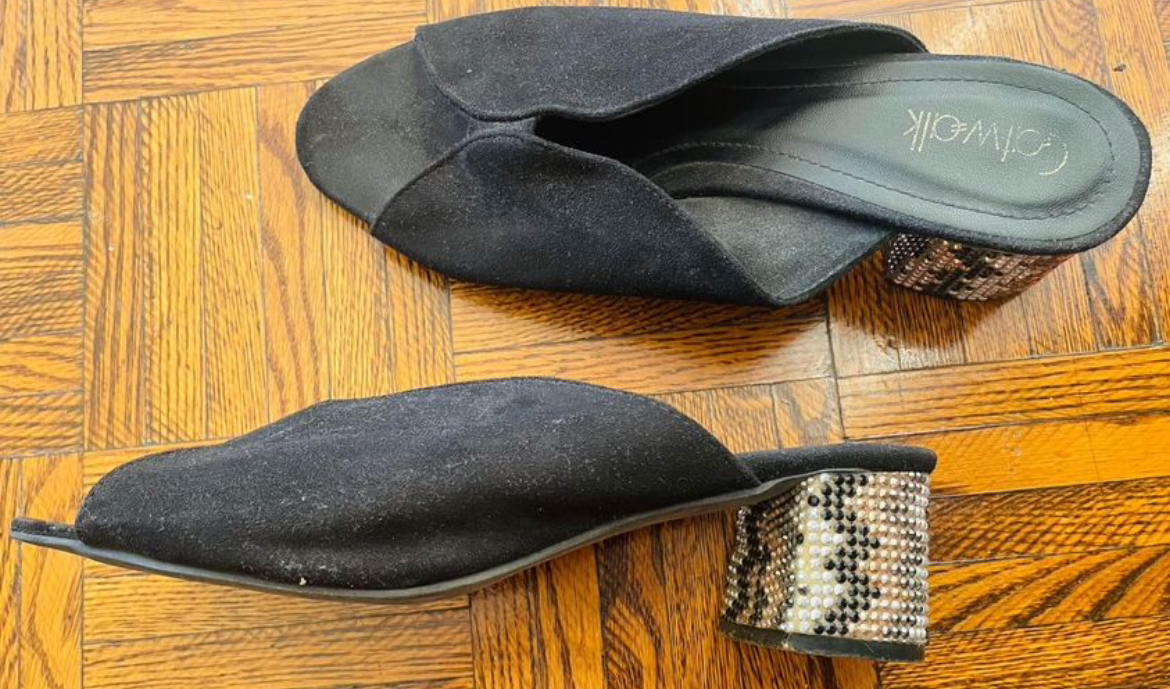BLACK HEELS thumbnail