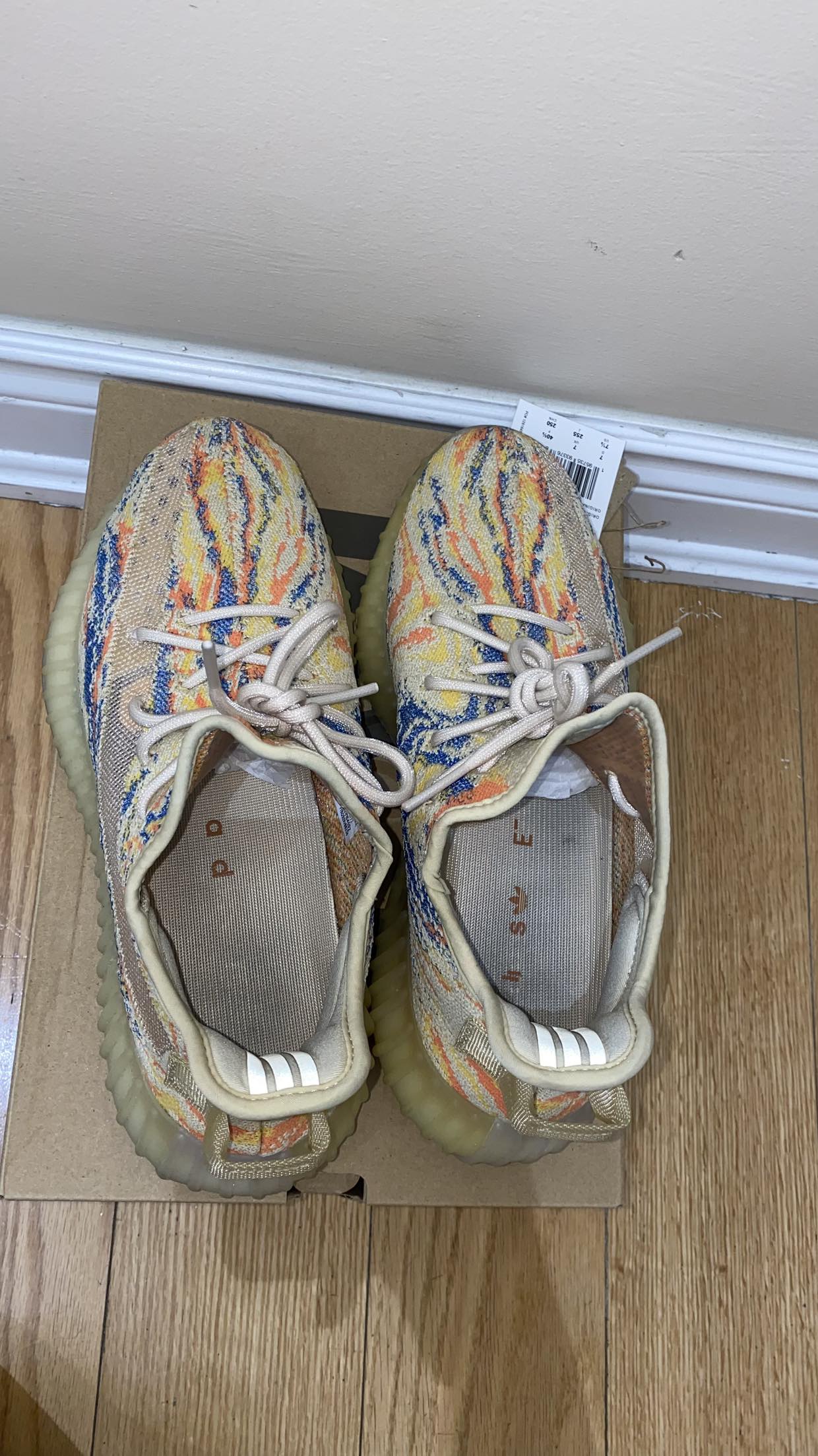 Yeezy boost 350 v2 MX Oat image indicator(3)