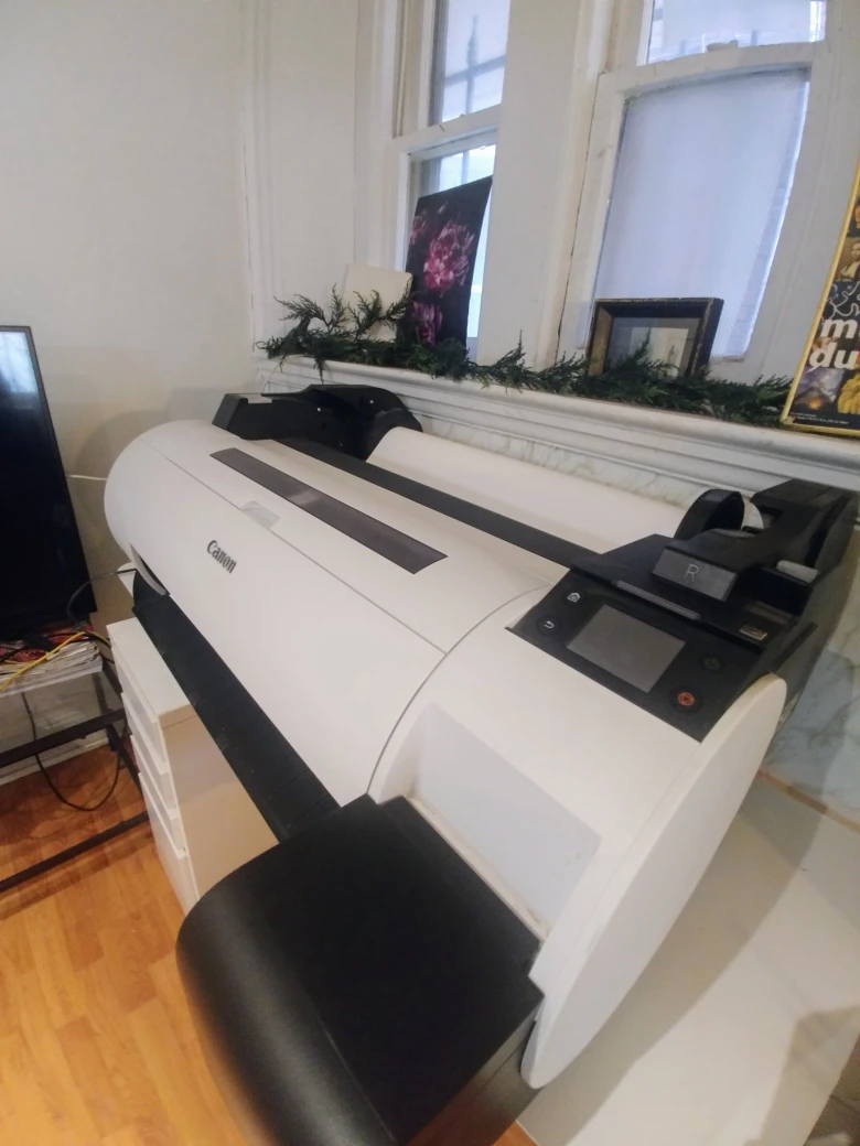 Canon ImagePROGRAF 24" Large Wide Format Printer image indicator(4)