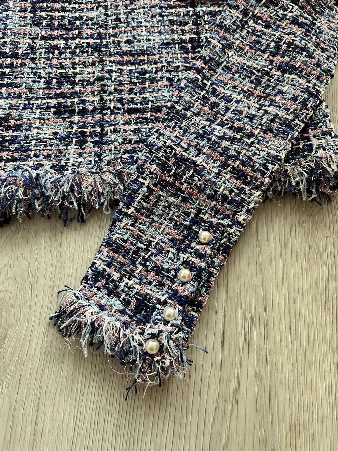 Cute Zara off shoulder top (BNWT) image indicator(5)