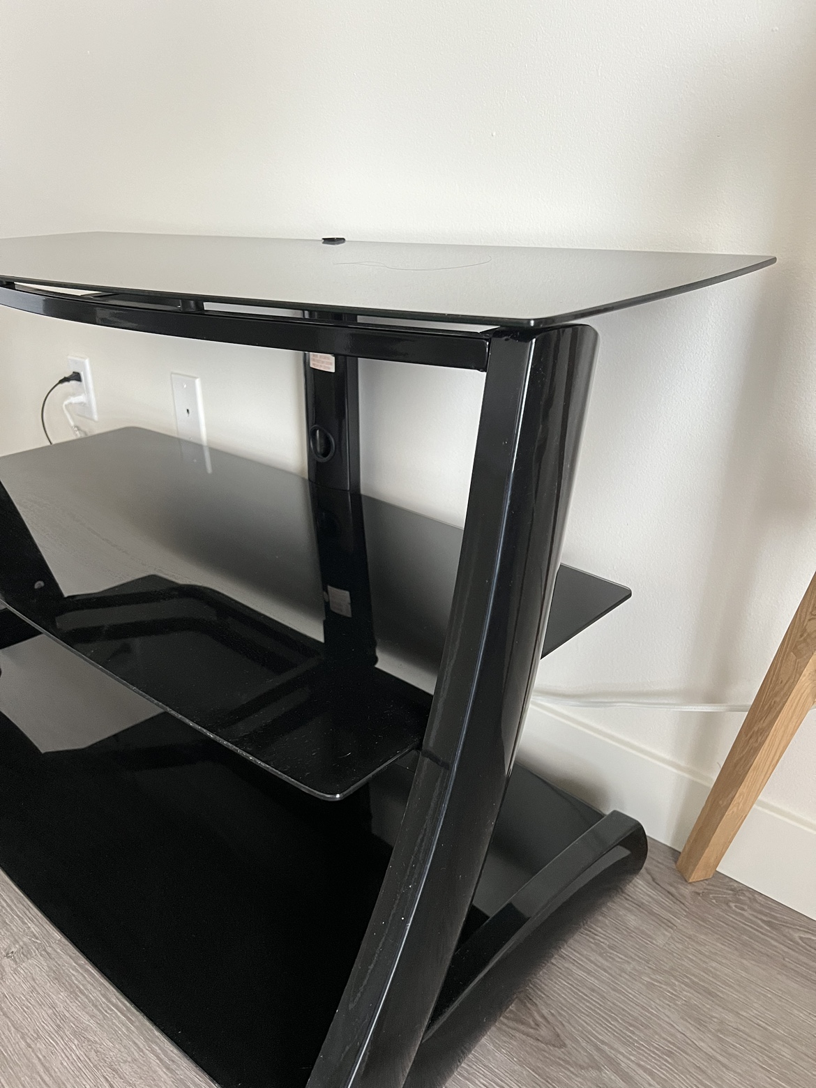 TV stand - photo 3