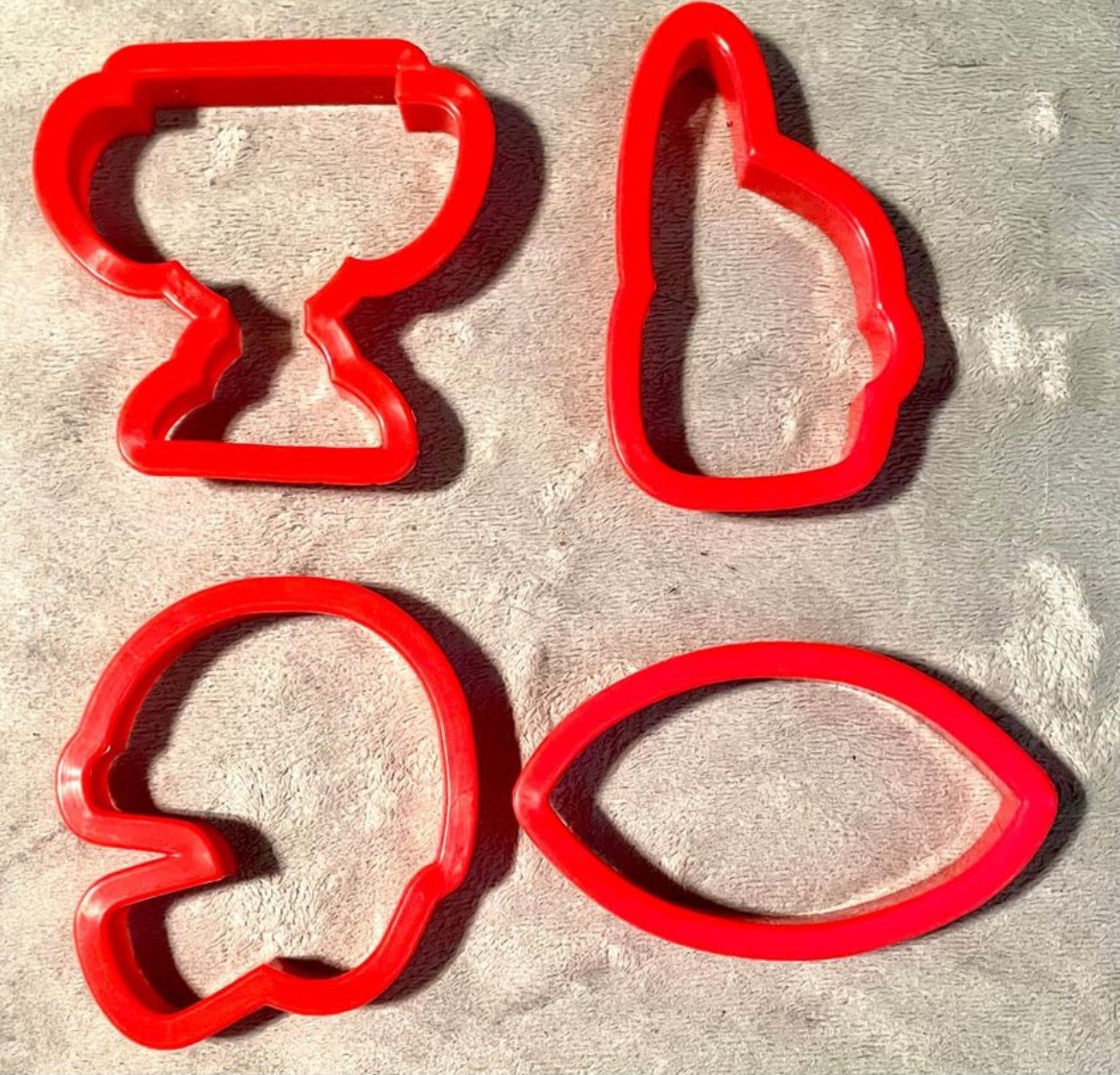 WILTON COOKIE CUTTERS (60 pieces) image indicator(9)