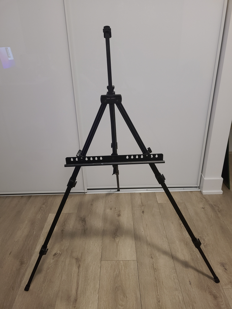 Easle (easel) with adjustable legs thumbnail