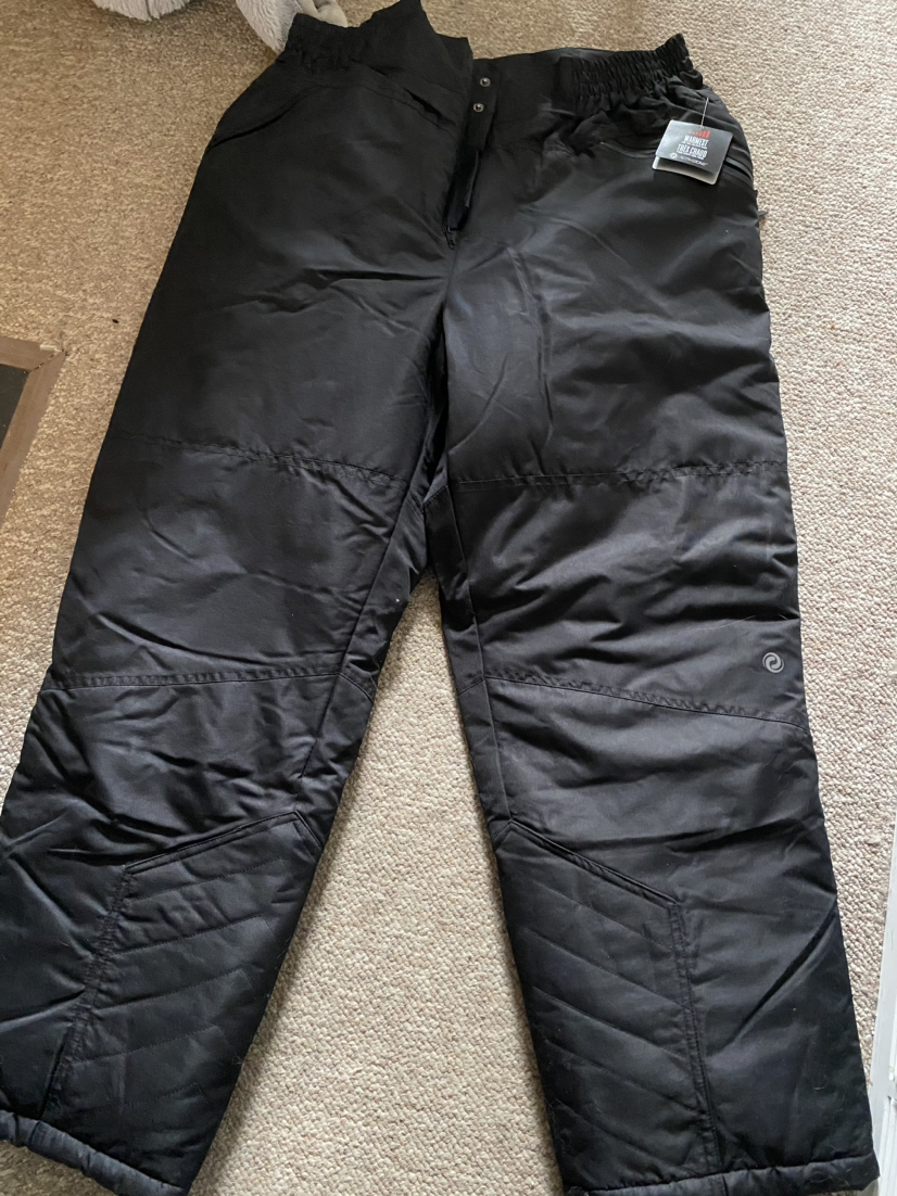 Snow pants thumbnail