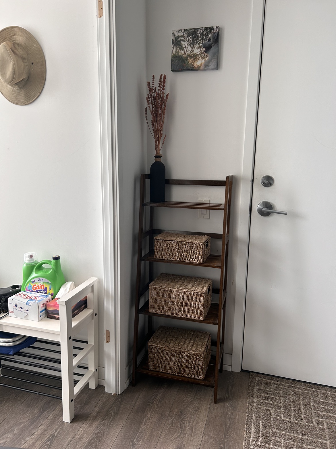 Shelf Unit + Storage Baskets+ Faux Plant image indicator(2)