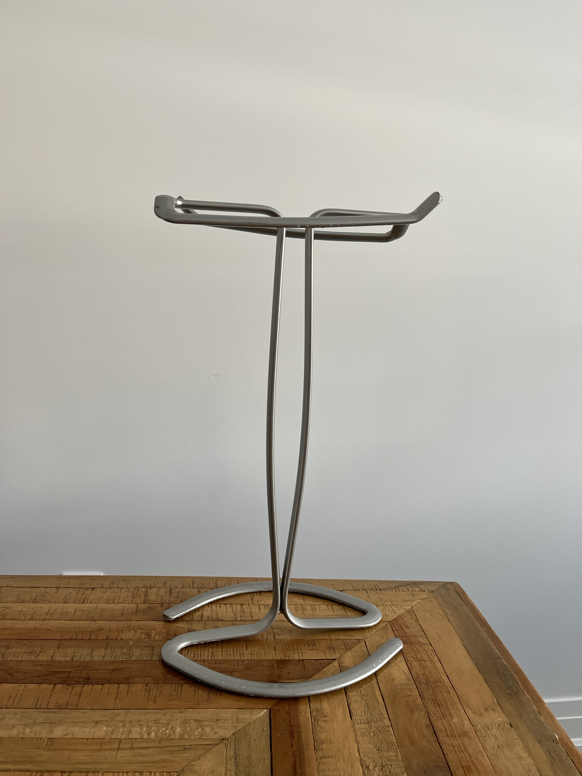 Towel Holder - Silver Metal image indicator(4)